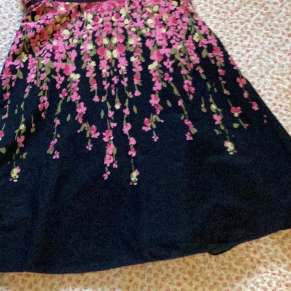 Ann Taylor Loft, Sz 6 Fit and Flare Floral & Black Strapless Dress. - Picture 3 of 8